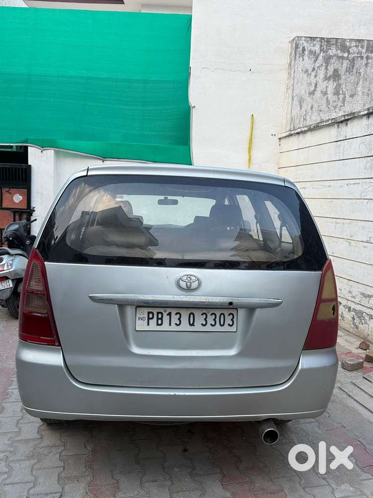 Toyota Innova 2005 Diesel 375000 Km Driven