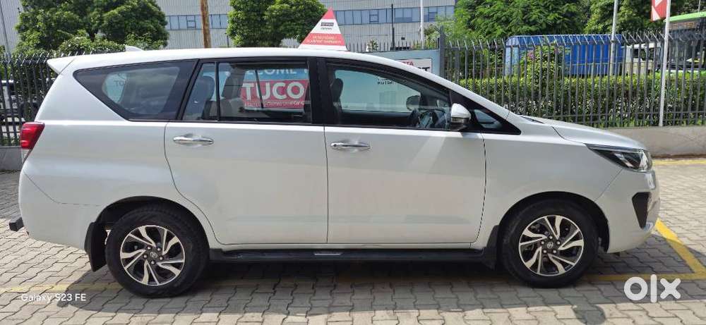Toyota Innova Crysta 2.7 V, 2022, Petrol