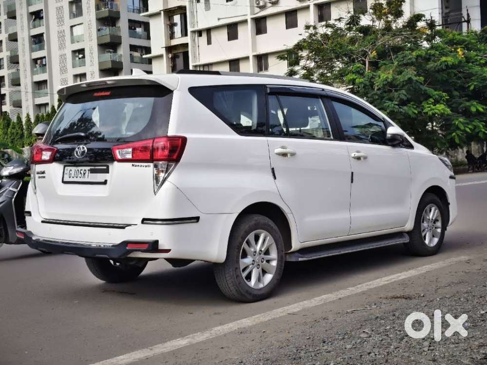 Toyota Innova Crysta 2.4 G Mt 7 Str, 2023, Diesel