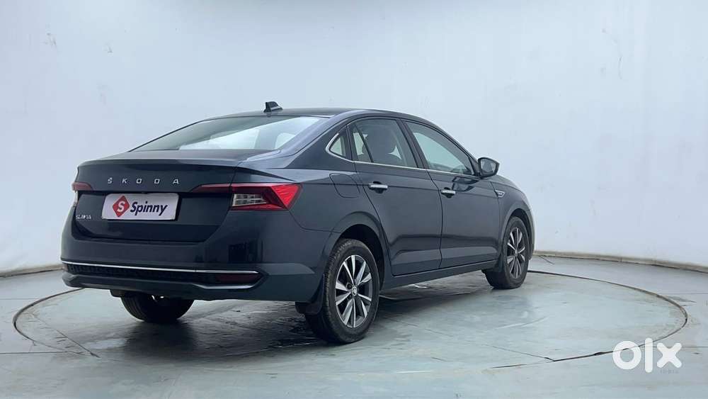 Skoda Slavia Style 1.0l Tsi At, 2022, Petrol