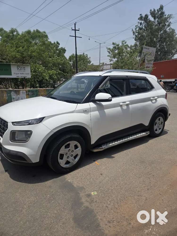 Hyundai Venue 2019 Cng Pass 1st Owner
