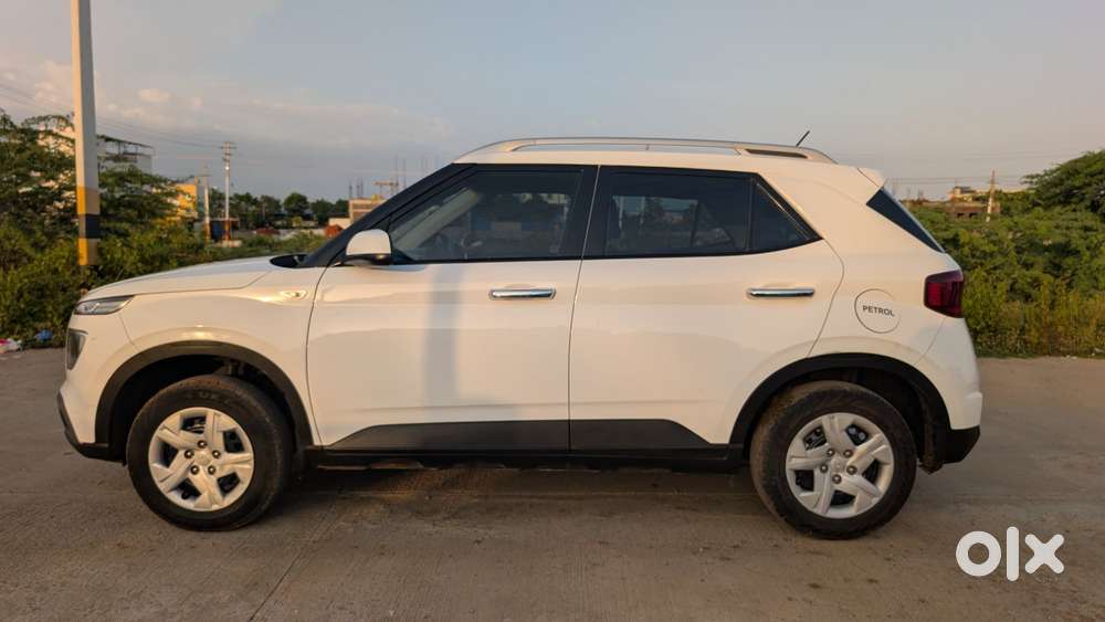 Hyundai Venue S (o) 1.2 Petrol Knight Edition, 2021, Cng & Hybrids