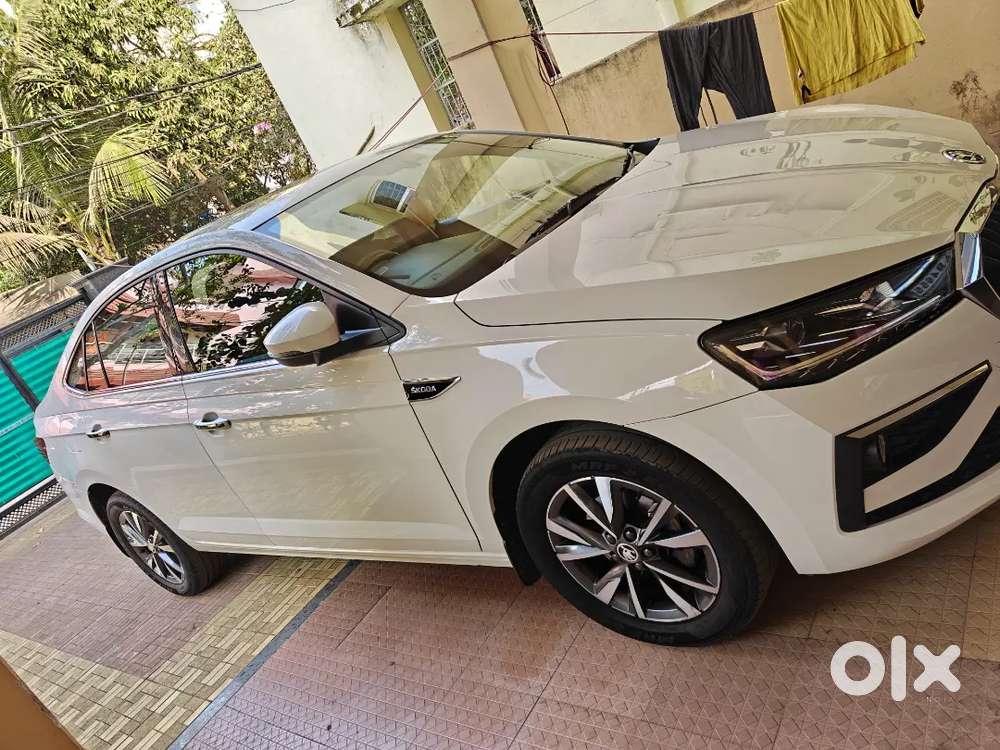 Skoda Slavia Style 1.0l Petrol Mt 2023 With Sunroof