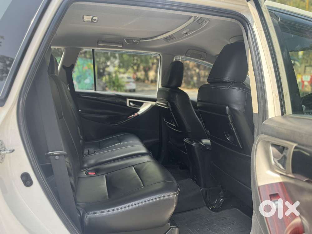 Toyota Innova Crysta 2.4 Vx Mt 8s, 2016, Diesel