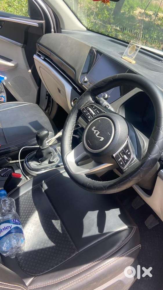 Kia Carens 2024 22000 Km Driven Company Service