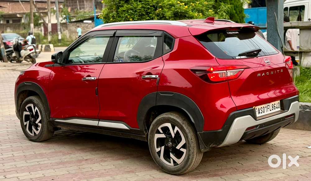 Nissan Magnite 1.0 Xv Premium, 2023, Petrol