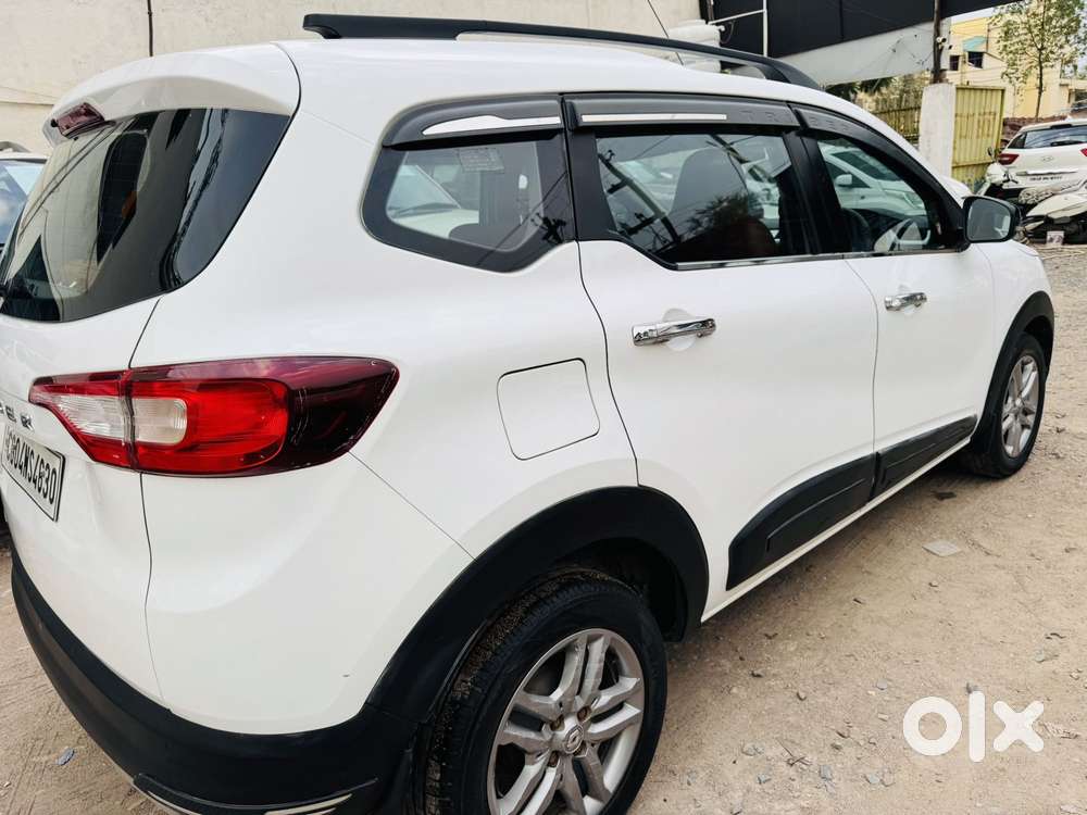 Renault Triber Rxz, 2022, Petrol