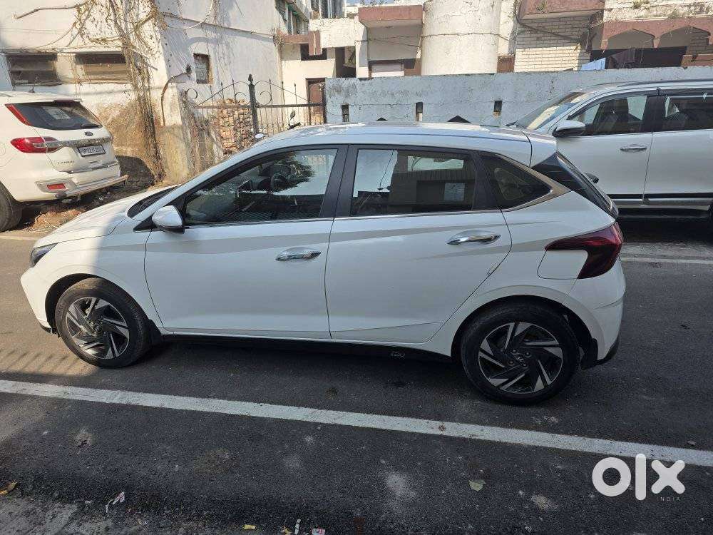 Hyundai I20 1.4 Asta (o) At With Sunroof, 2021, Petrol