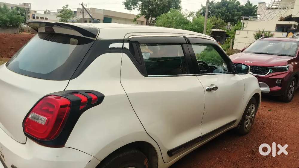 Maruti Suzuki Swift Vxi 2021