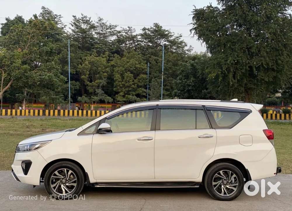 Toyota Innova Crysta [2020-ongoing] 2.4 Vx 8 Str, 2022, Diesel