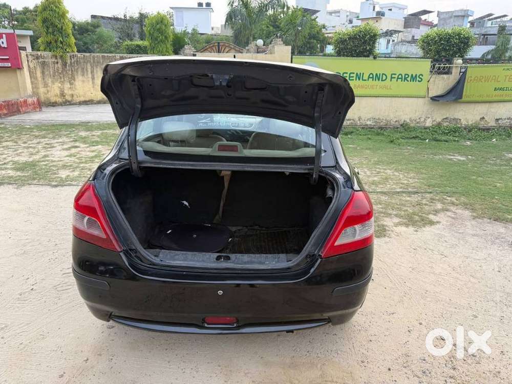 Maruti Suzuki Swift Dzire Vxi At, 2012, Petrol