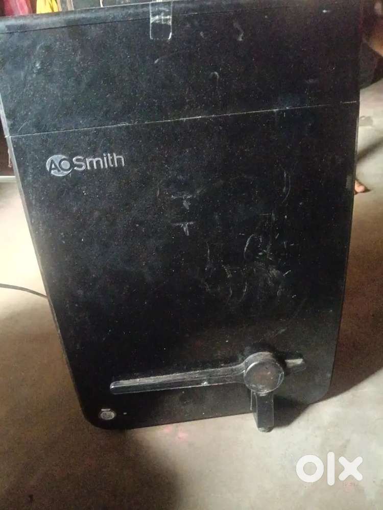 Water purifier machine 2 years old and 1sarvic complete