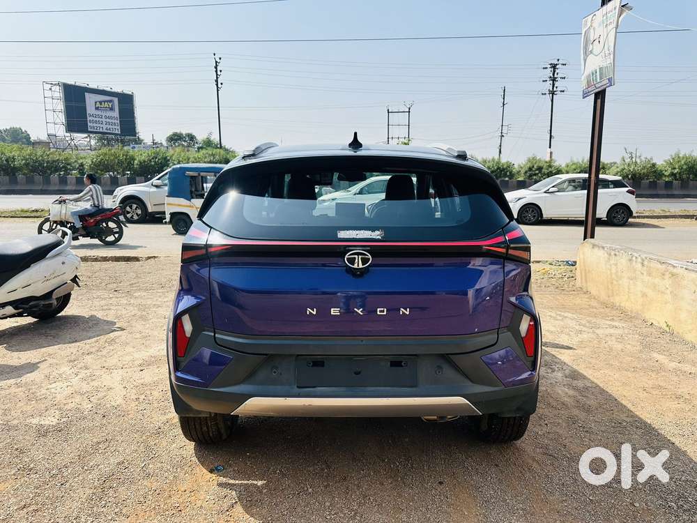 Tata Nexon Fearless S Purple 1.2 Revotron Petrol 6mt Dual Tone, 2023..