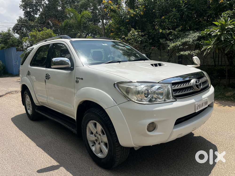 Toyota Fortuner 3.0 4x4 Manual, 2011, Diesel
