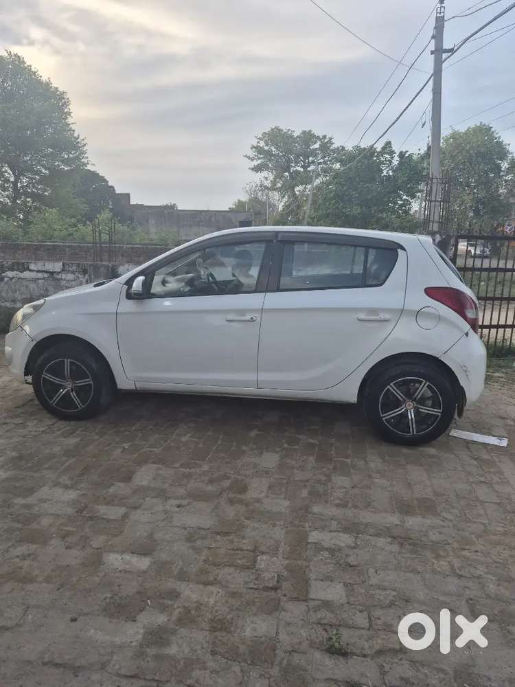 Hyundai New I20 2012 Diesel 96000 Km Driven