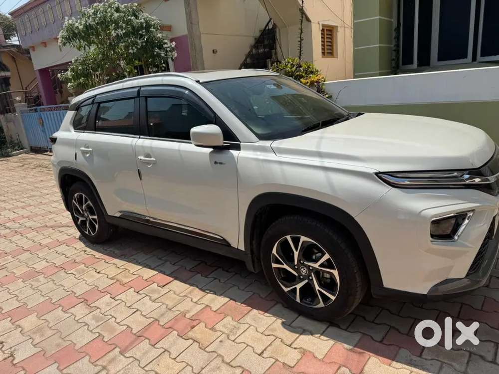 Toyota Hyrder Hybrid Automatic 6 Months Old