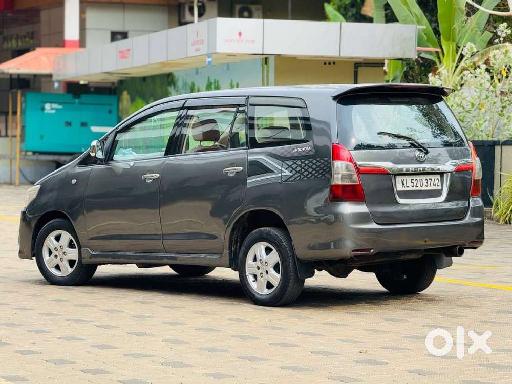 Toyota Innova 2.5 Vx 8 Str Bs-iii, 2008