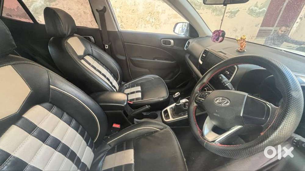 Hyundai Venue 2019 Petrol 65000 Km Driven