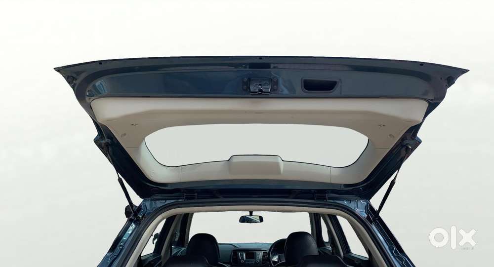 Mahindra Xuv300 1.2 W6 Amt Petrol, 2021, Petrol
