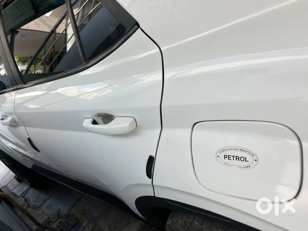Hyundai Venue Petrol Mt 2024