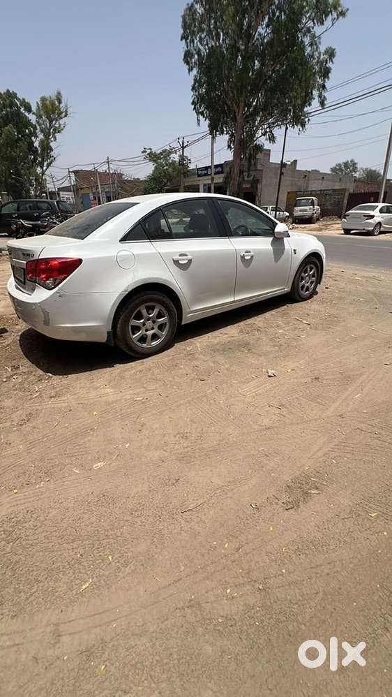 Chevrolet Cruze 2011 Diesel 135000 Km Driven