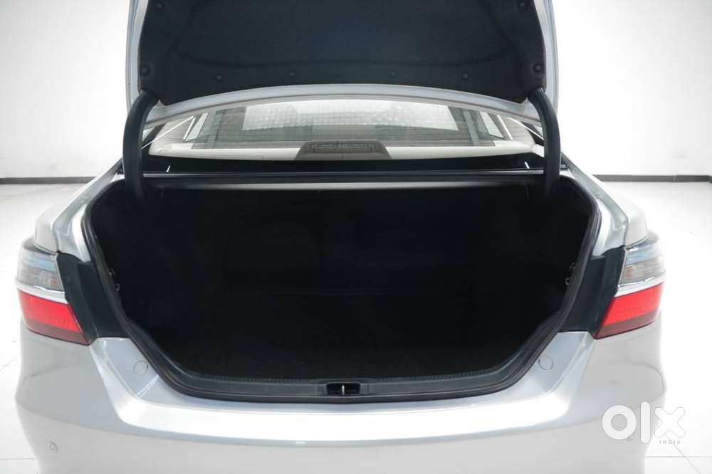 Toyota Camry 2.5 Hybrid, 2016, Petrol