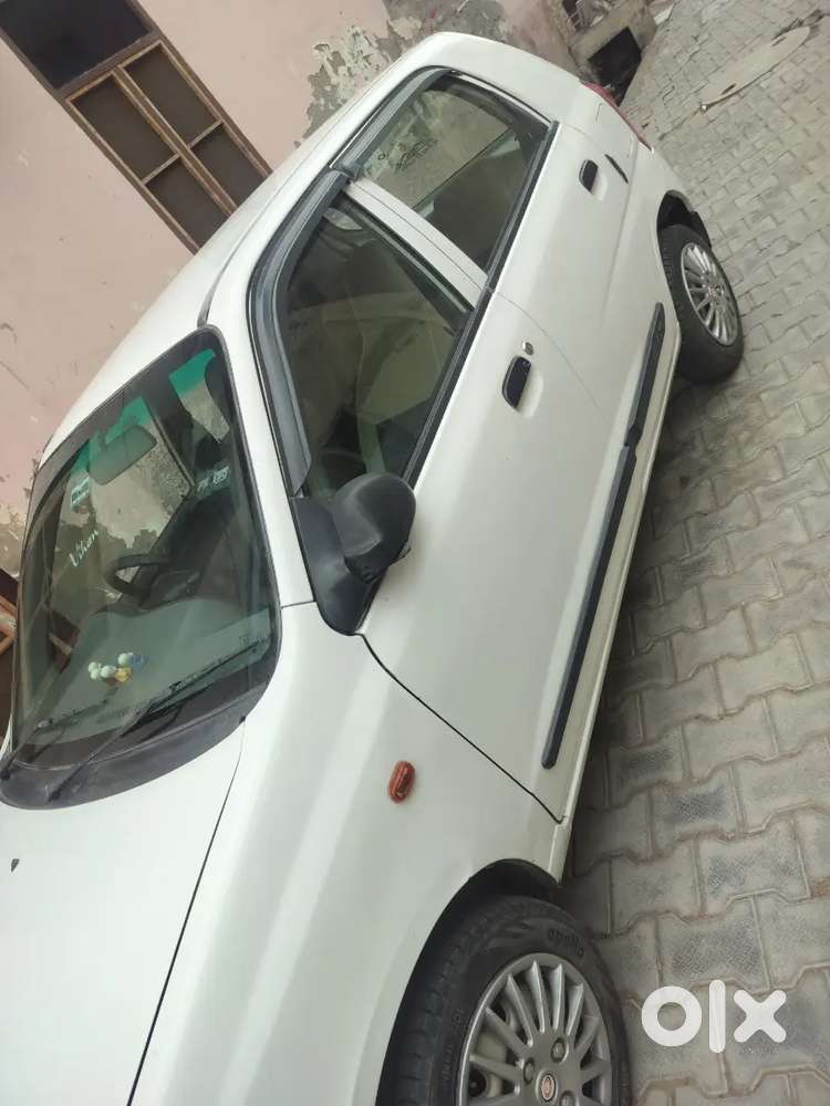 Maruti Suzuki Alto K10 2012 White Colour , Petrol  85000 Km Driven