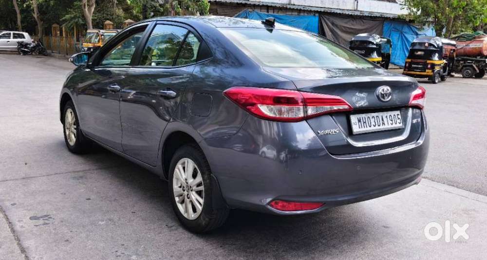 Toyota Yaris V Cvt, 2018, Petrol