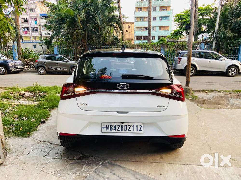 Hyundai I20 Asta (o) 1.2 Ivt Dual Tone, 2023, Petrol