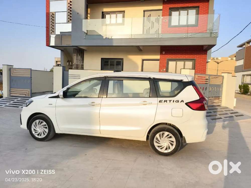 Maruti Suzuki Ertiga 2018 Diesel 105000 Km Driven.