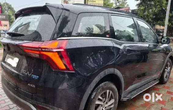 Mahindra Xuv700 Ax 5 Petrol Mt Str (e), 2022, Petrol