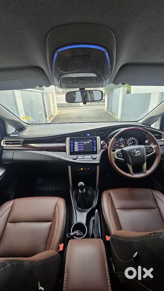 Toyota Innova Crysta 2.4 V Diesel 2017