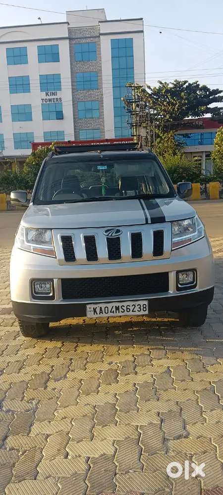 Mahindra Tuv 300 T8 Top End Showroom Maintained 2017 Model