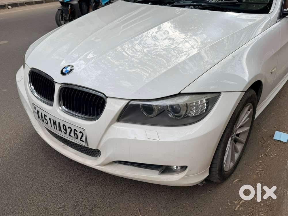 Bmw 3 Series 2011, Luxury Line