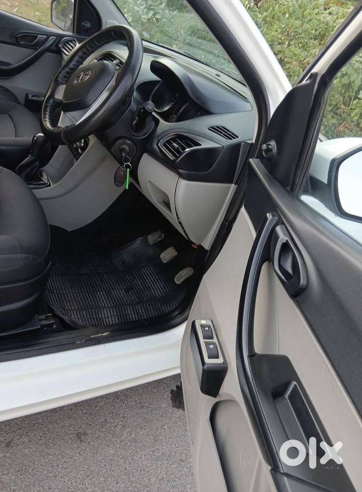 Tata Tiago Xe, 2018, Petrol