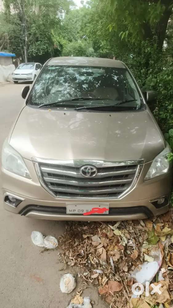 Toyota Innova 2012 Diesel 125000 Km Driven