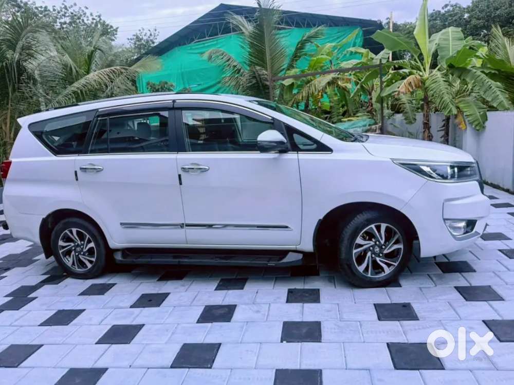 Toyota Innova Crysta 2.4 V 2024 Diesel Manual