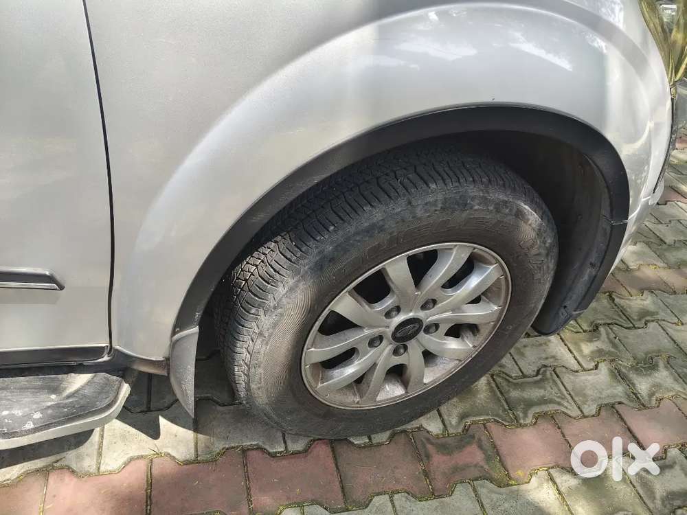Mahindra Xuv500 2.2 W10 2016