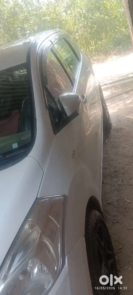 Gadi Ekadam Okay Contrition Charo Tayar New Battery New