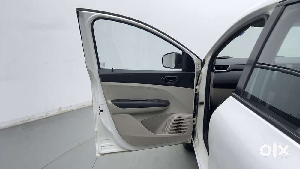 Renault Triber Rxt, 2022, Petrol