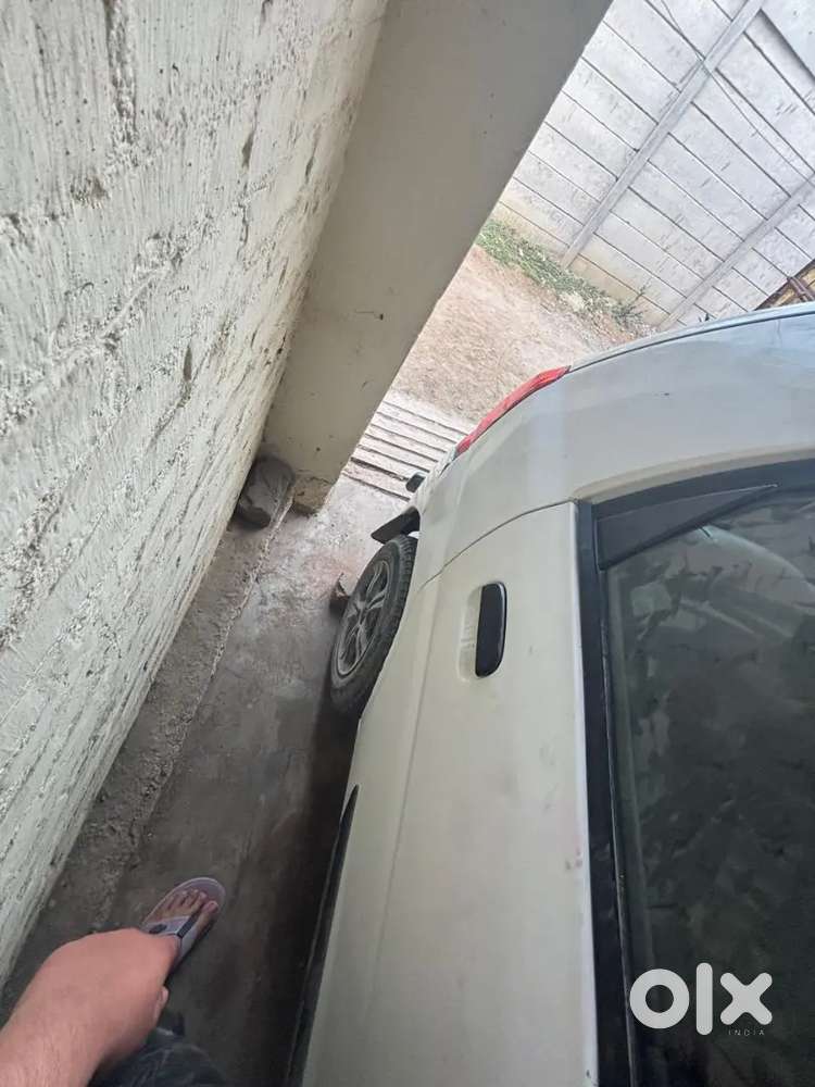 हम पैसे की बहुत जरूरत है