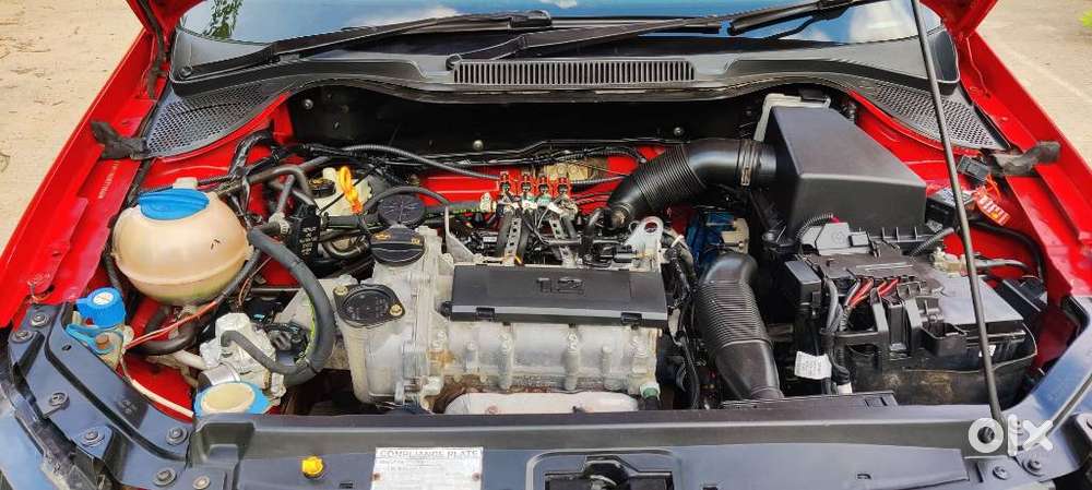 Volkswagen Polo Petrol Highline 1.6l, 2013, Petrol