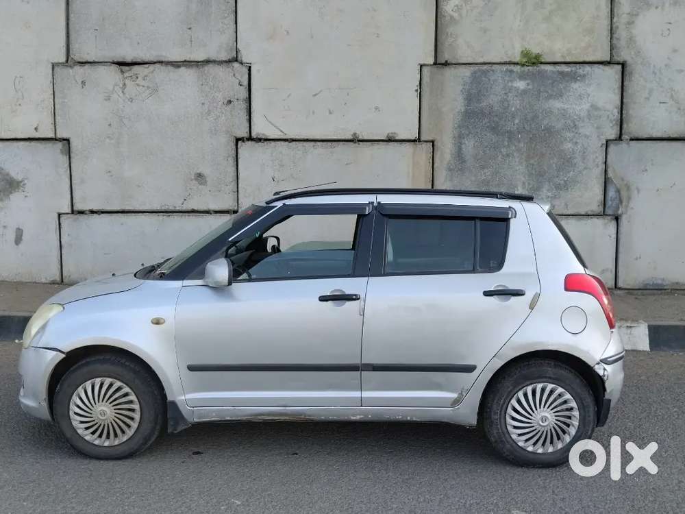 Maruti Suzuki Swift 2010-2011