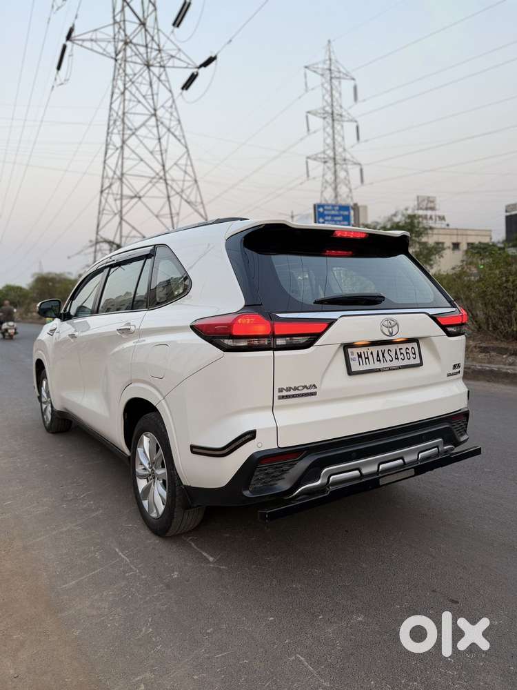 Toyota Innova Hycross 2.0 Vx Hybrid 7 Str, 2023, Petrol