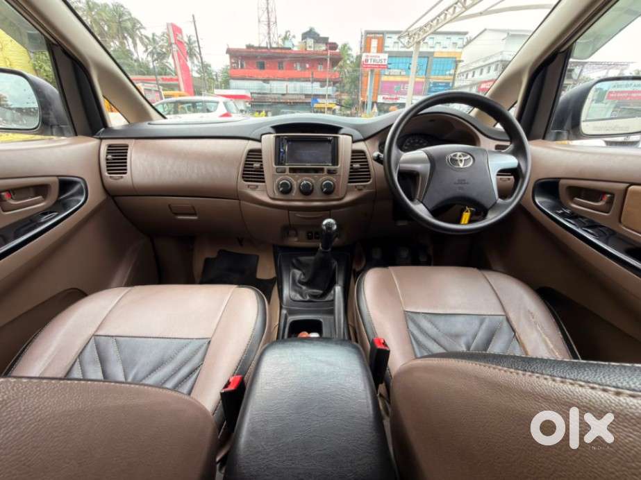 Toyota Innova 2.5 G (diesel) 7 Seater Bs Iv, 2015, Diesel