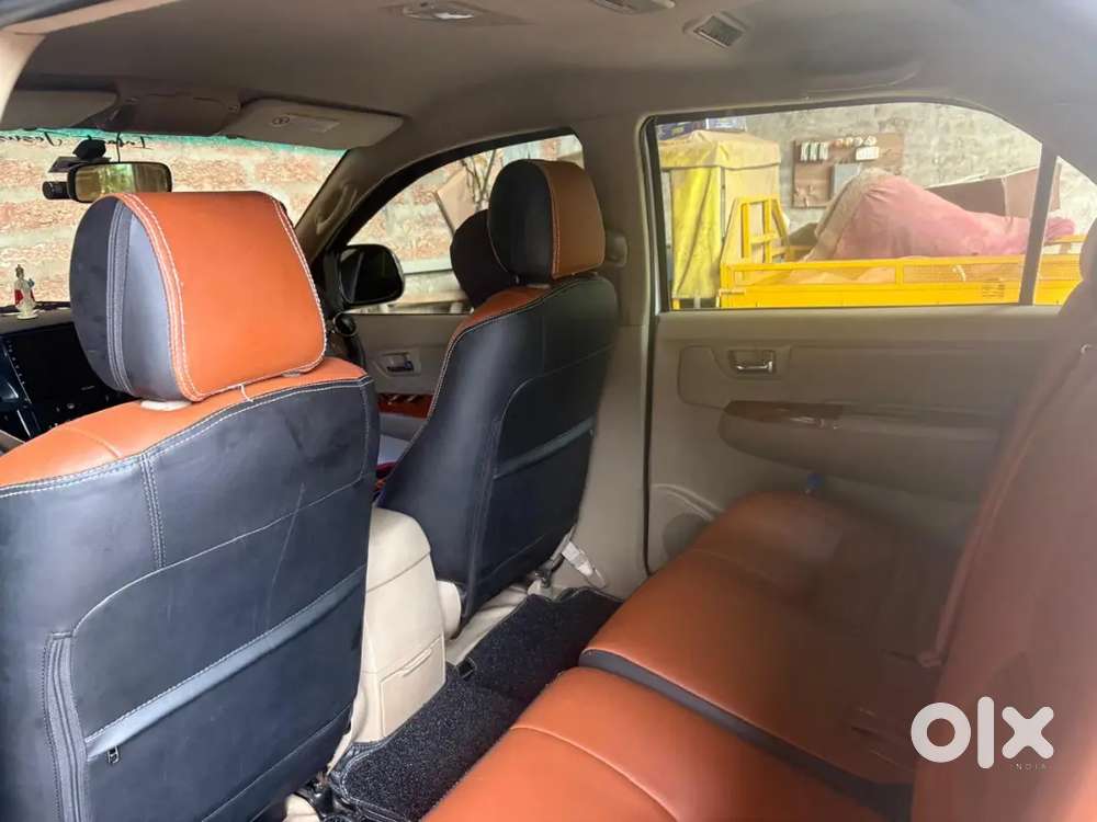 Toyota Fortuner 2011