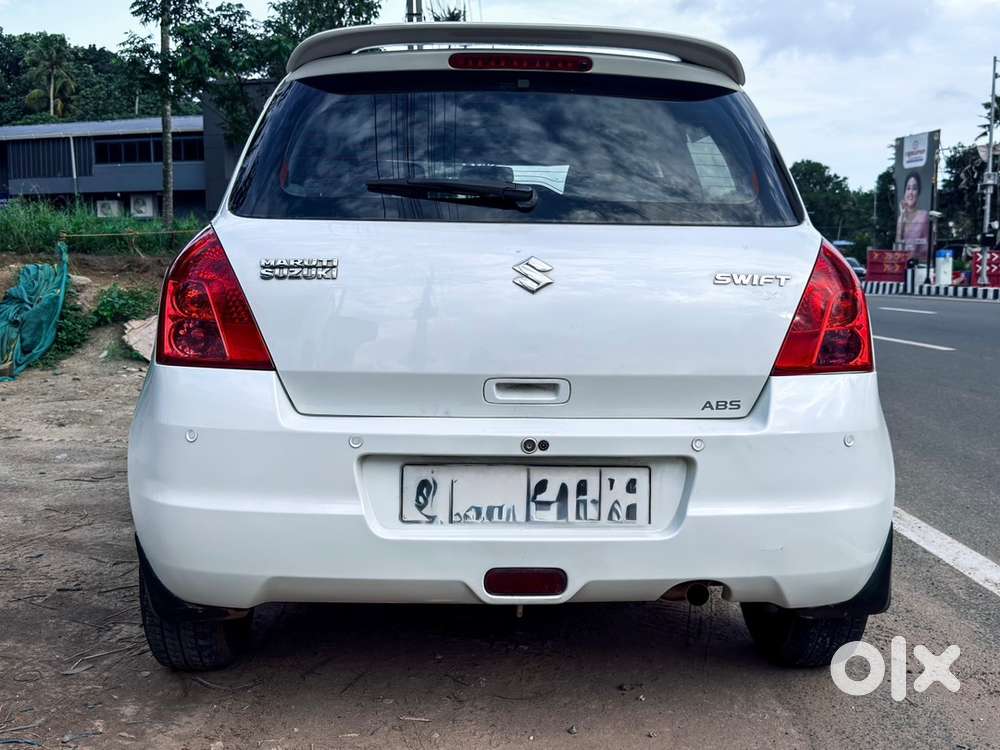 2011 Maruti Suzuki Swift Zxi Full Option Type 1 Last