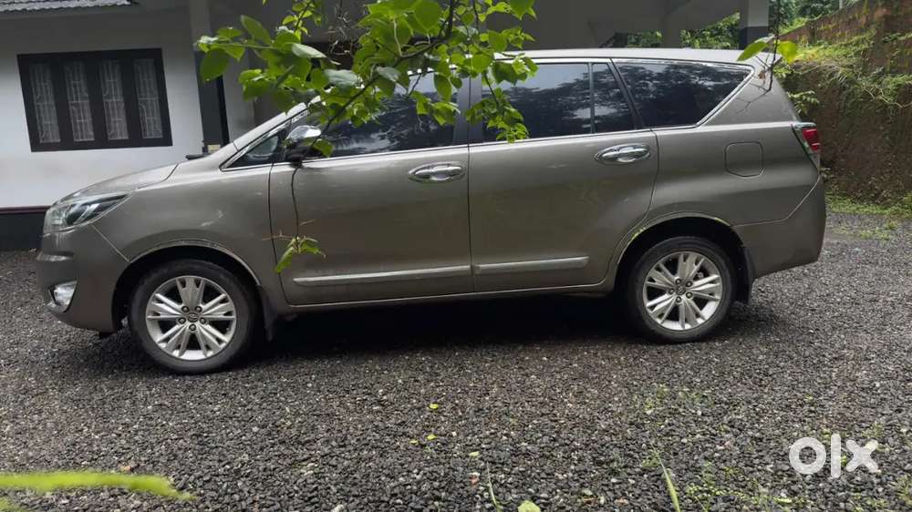 Toyota Innova Crysta 2016 Diesel 7-seater