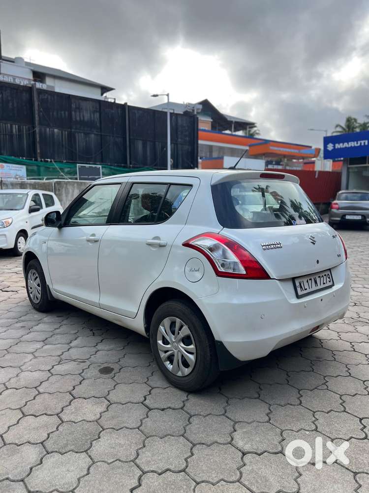 Maruti Suzuki Swift Vxi Optional, 2015, Petrol