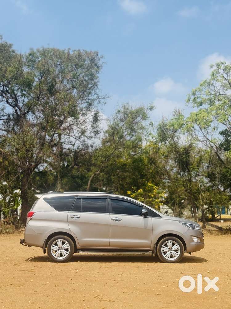 Toyota Innova Crysta 2.8z Automatic, 2016, Diesel